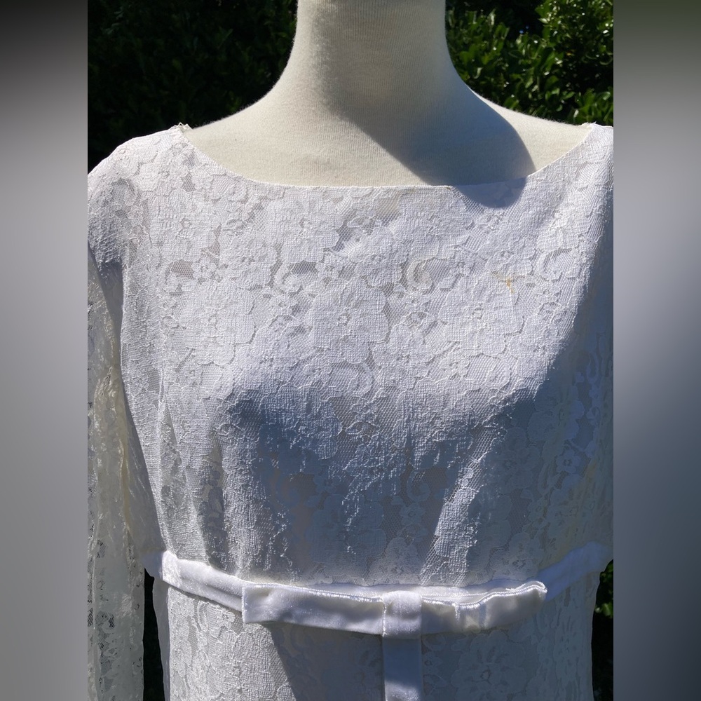 Vintage All Lace White 1960s Wedding Gown Size Medium - Picture 8 of 13